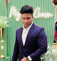 Dr. Vishal Gupta .png